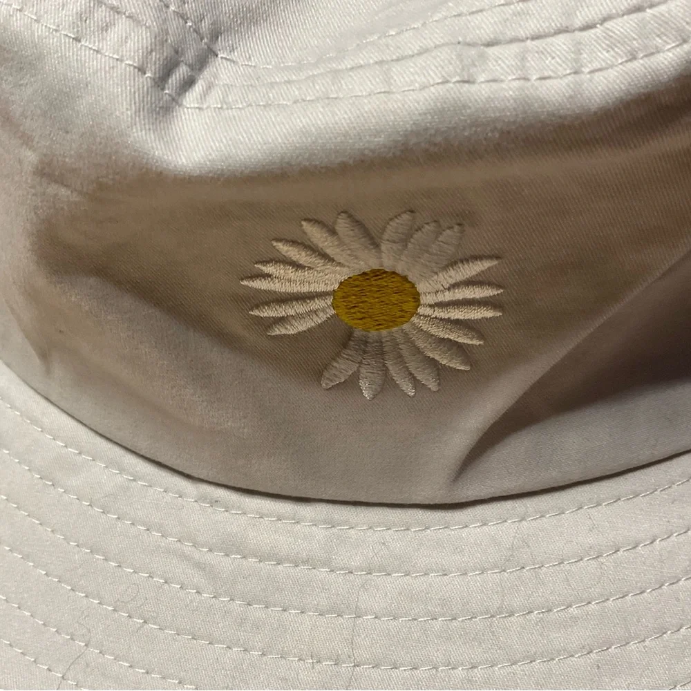 Girls Tan Bucket Hat with Daisy Flower Embroidery.